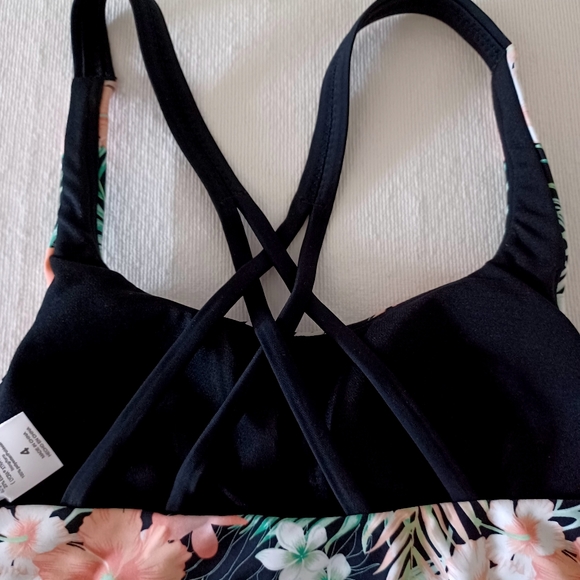 VENUS Sport Bikini Top, size 4 - Picture 7 of 15